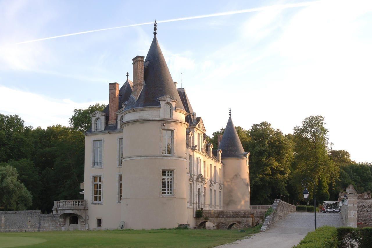 Chateau D'Augerville Golf & Spa Resort المظهر الخارجي الصورة