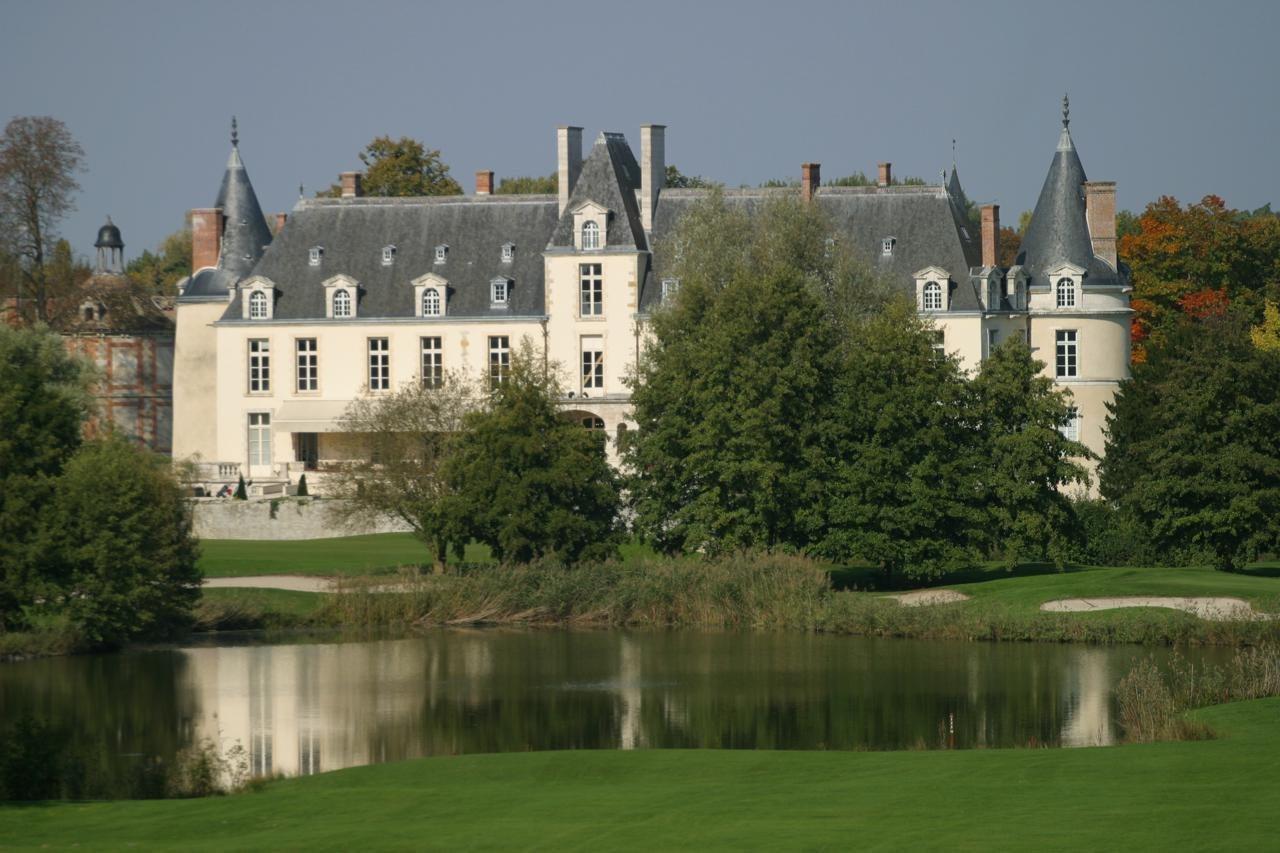 Chateau D'Augerville Golf & Spa Resort المظهر الخارجي الصورة
