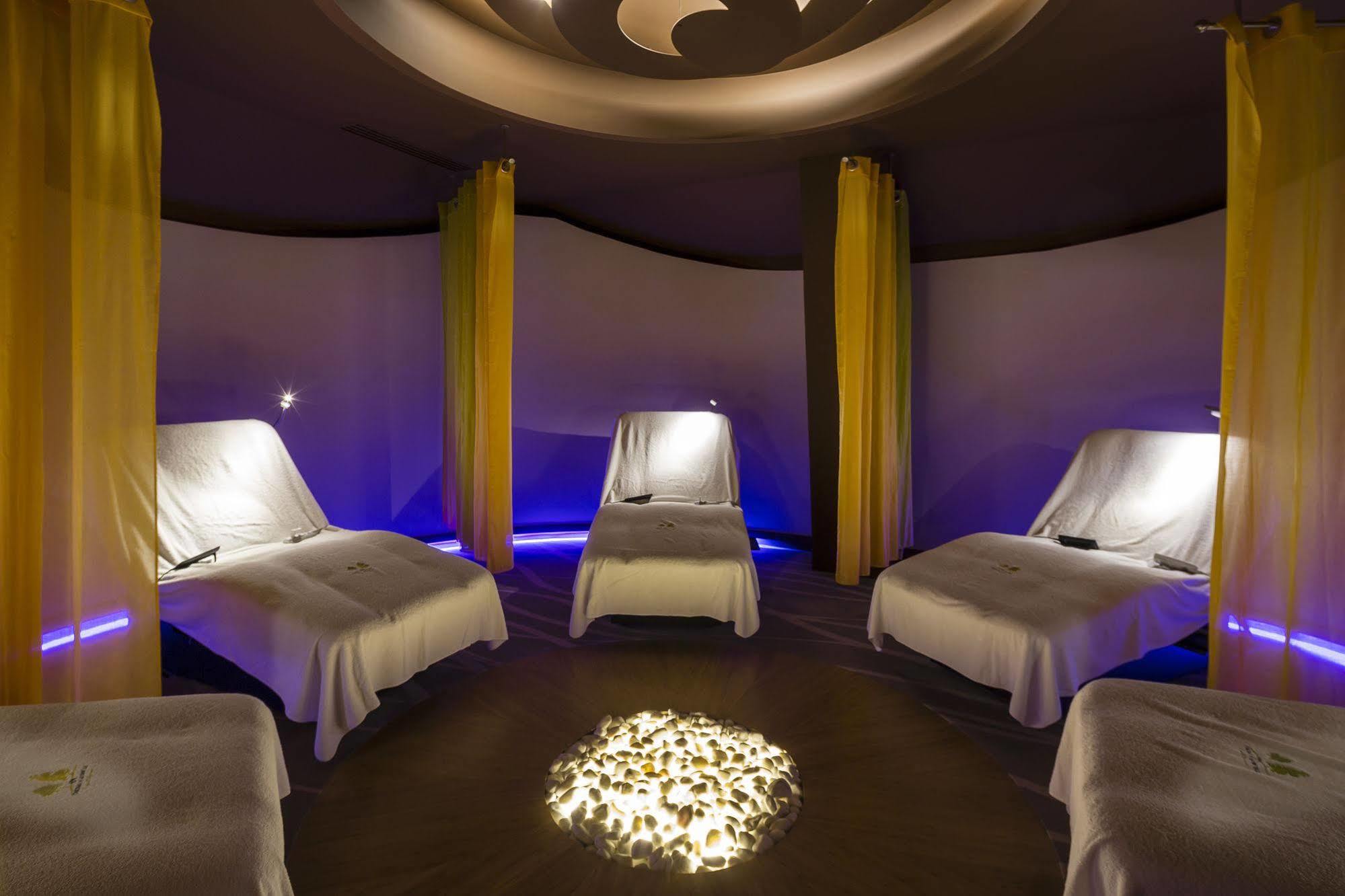 Chateau D'Augerville Golf & Spa Resort المظهر الخارجي الصورة