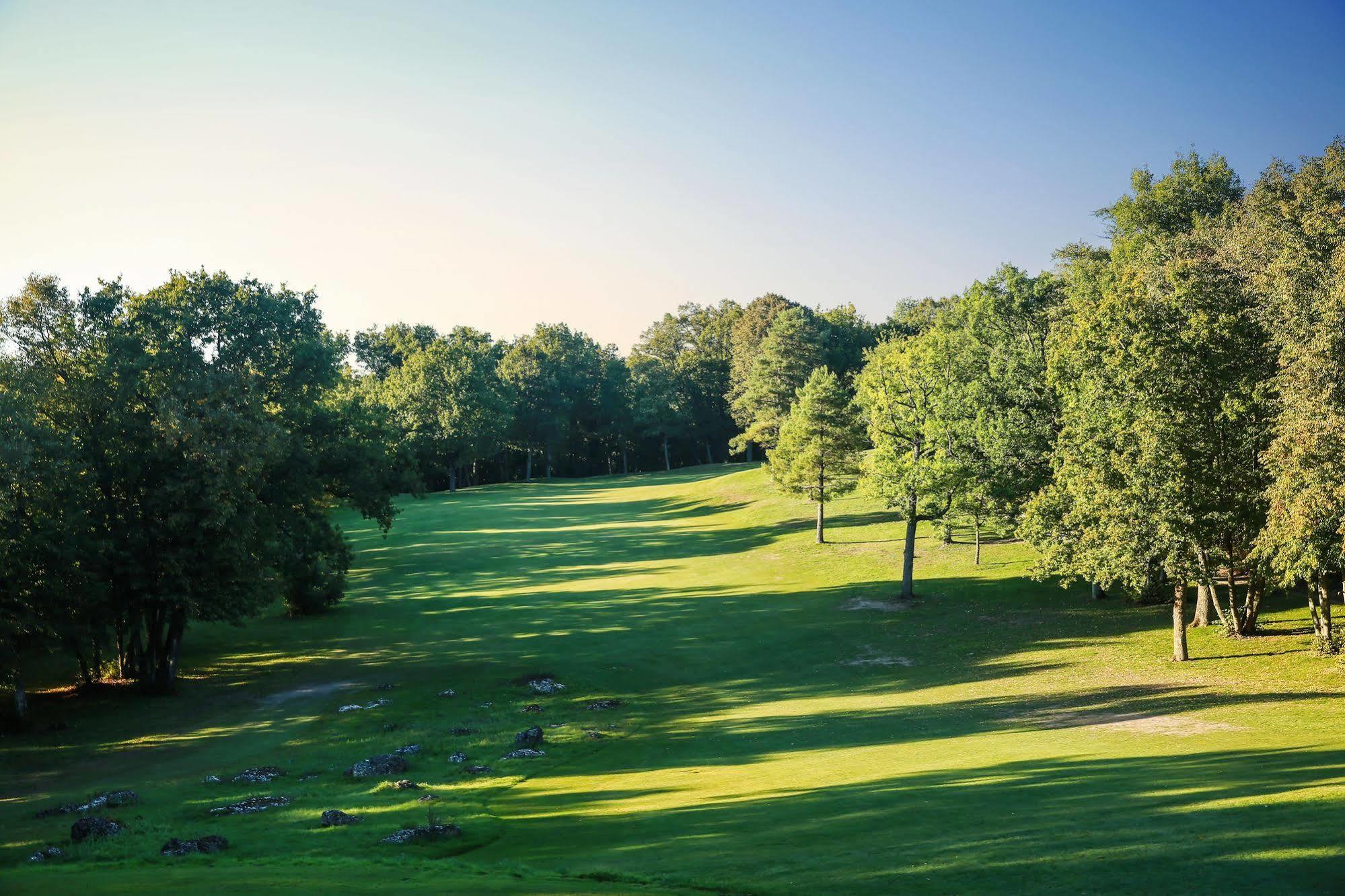 Chateau D'Augerville Golf & Spa Resort المظهر الخارجي الصورة