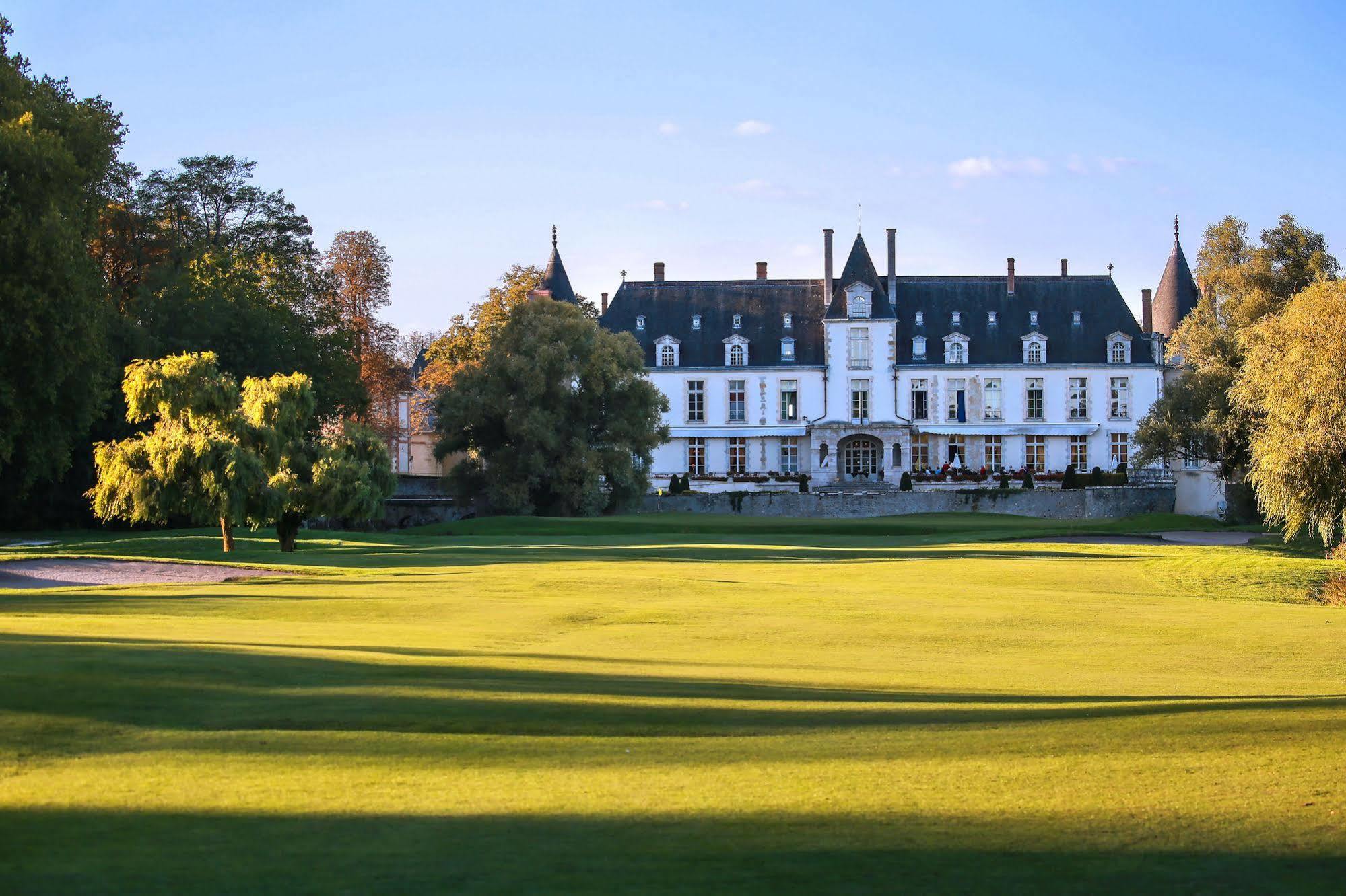 Chateau D'Augerville Golf & Spa Resort المظهر الخارجي الصورة