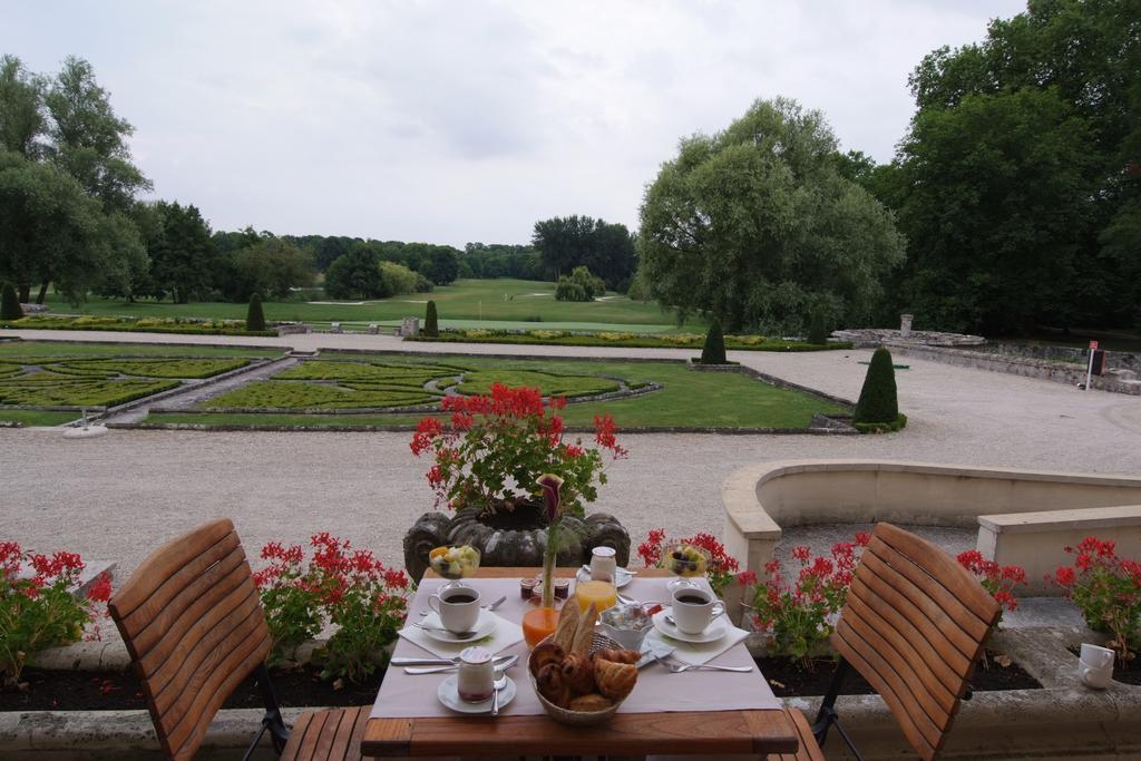 Chateau D'Augerville Golf & Spa Resort المظهر الخارجي الصورة